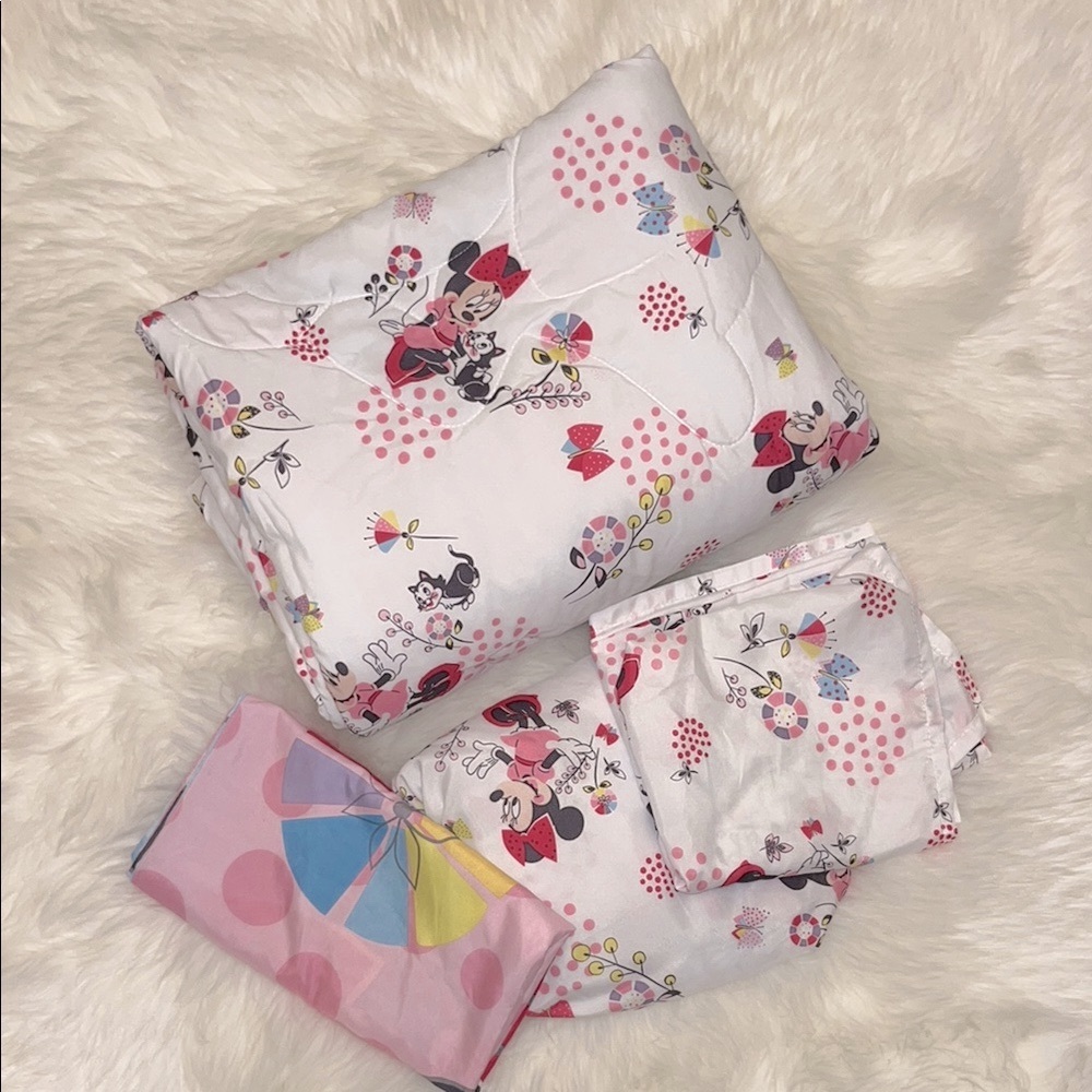 Minnie Mouse Bedding Set - Picture 5 of 5